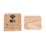 Houten wifi-bordje met standaard voor wachtwoord