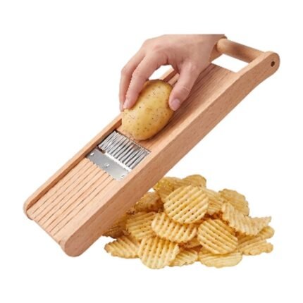 Aardappel- en groentesnijder voor golvende plakken en decoratieve sneden in de keuken