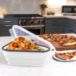 Ruimtebesparende pizzabewaardoos thuis in gebruik